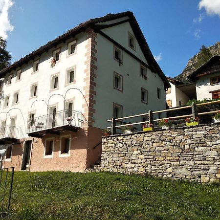 Casa Sonnenberg Lägenhet Bosco Gurin Exteriör bild