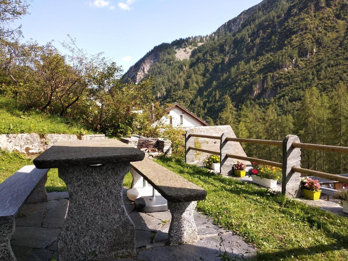 Casa Sonnenberg Lägenhet Bosco Gurin Exteriör bild